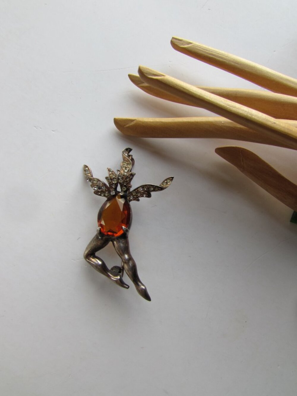 Surprising Brooch Sterling Silver Jelly Belly Rhinestone Flames - Picture 6 of 11